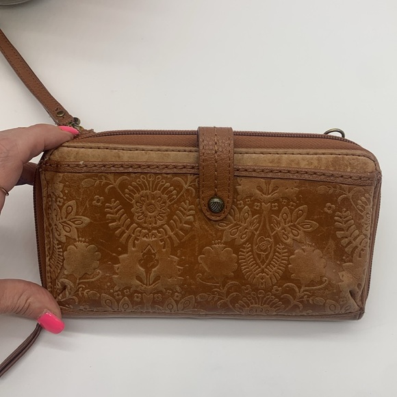 The Sak Handbags - The Sak Tan Leather Embossed Wallet Phone Holder BRN5757